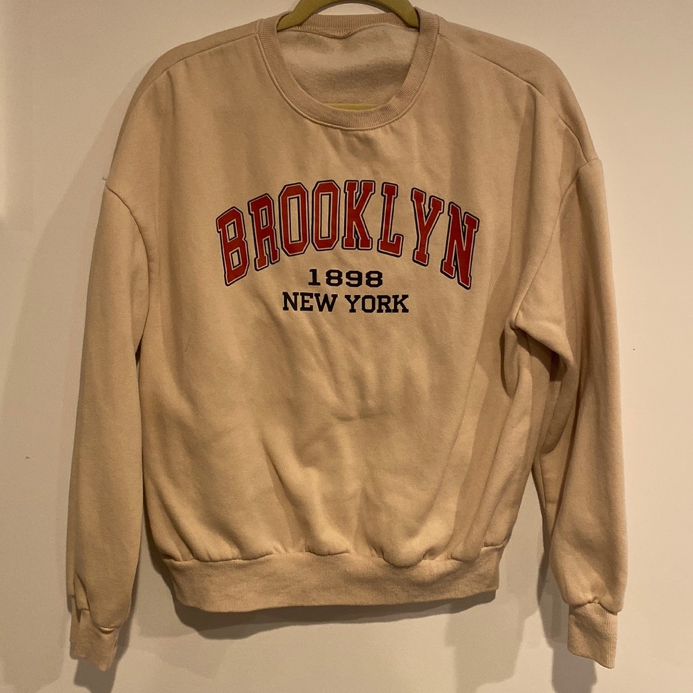 Women’s Graphic Crew Neck